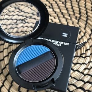 MAC EYESHADOW